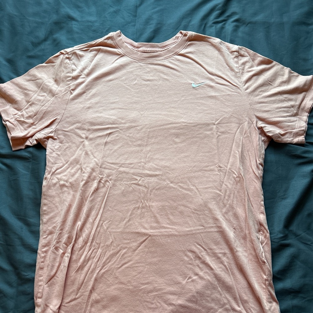 Nike Men's Soft Coral Short Sleeve Tee